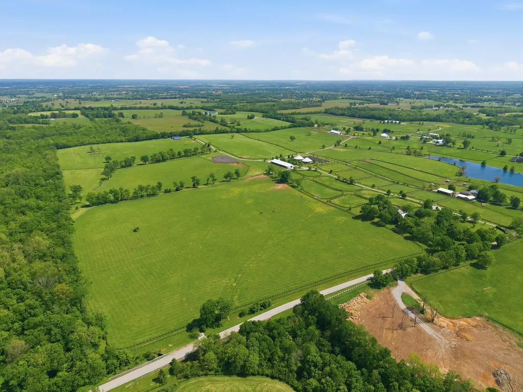 6166 Greenwich Pike Lexington KY 40511