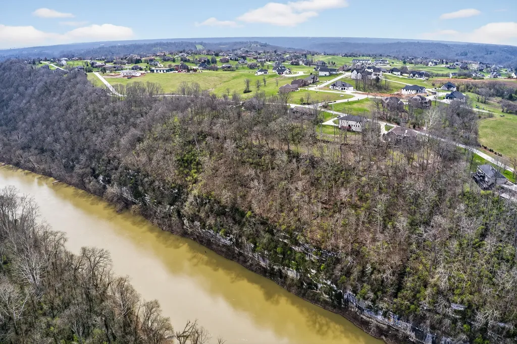 200 Avawam Drive Richmond KY 40475