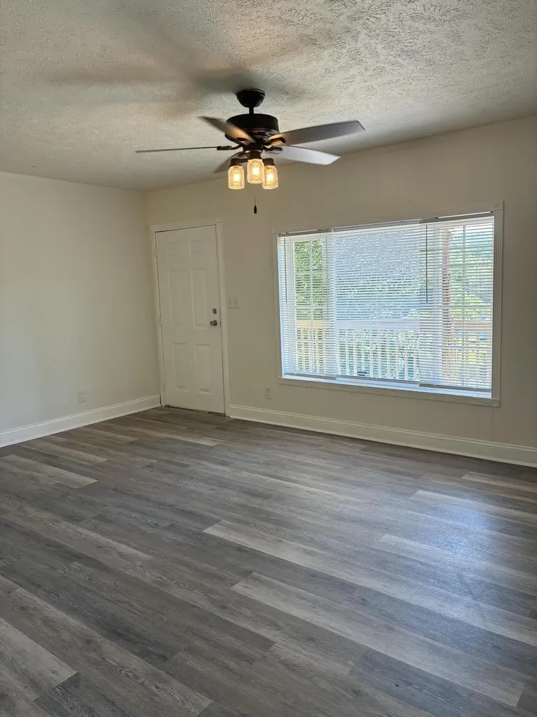 872 S Dogwood Drive Berea KY 40403