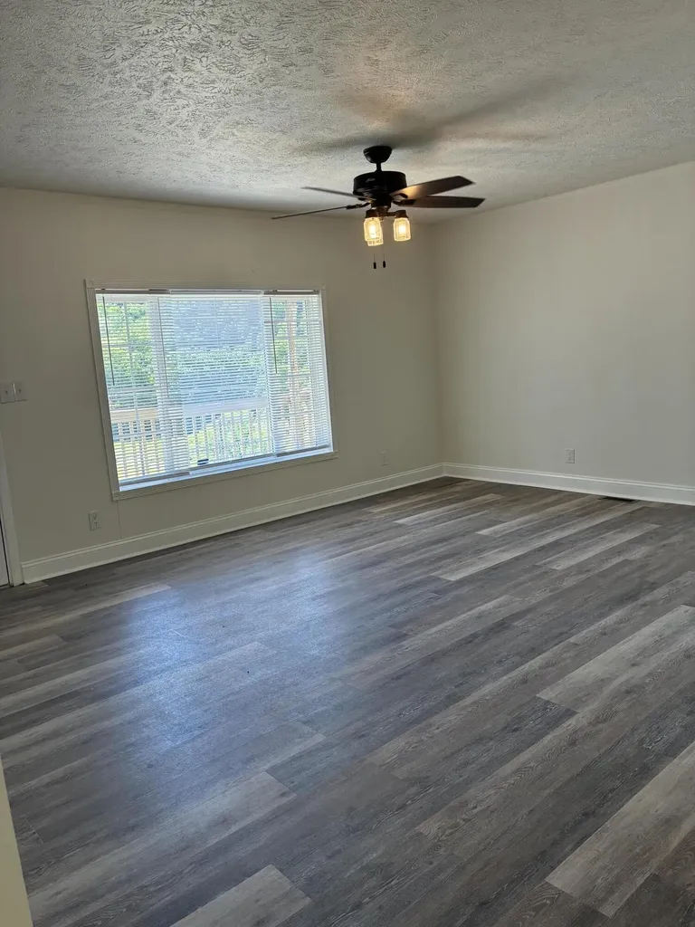 872 S Dogwood Drive Berea KY 40403