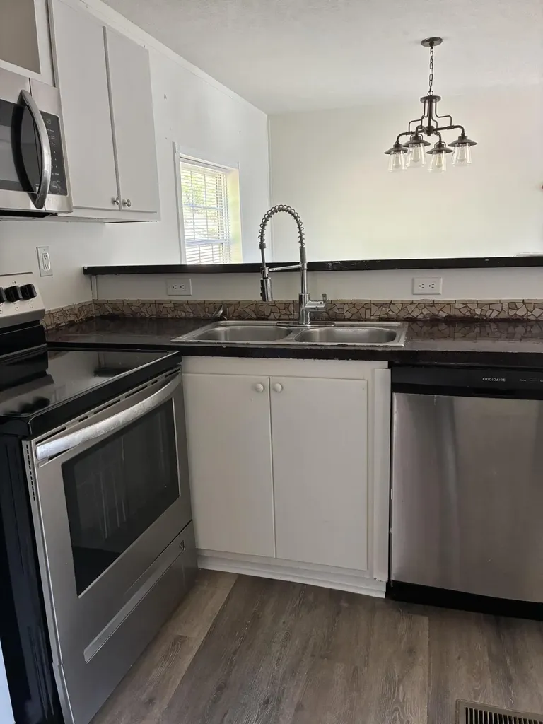 872 S Dogwood Drive Berea KY 40403