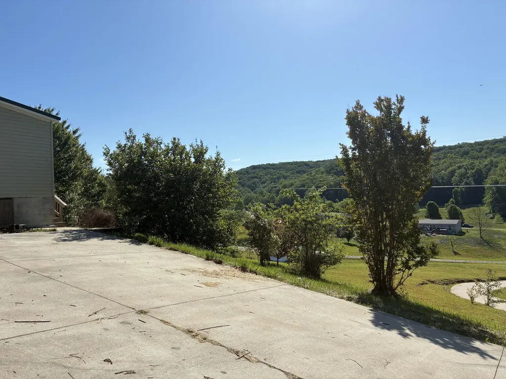 872 S Dogwood Drive Berea KY 40403