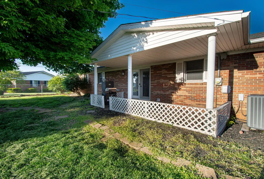 43 Ledan Street Flemingsburg KY 41041
