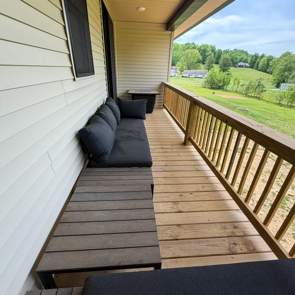 690 Laredo Drive London KY 40741