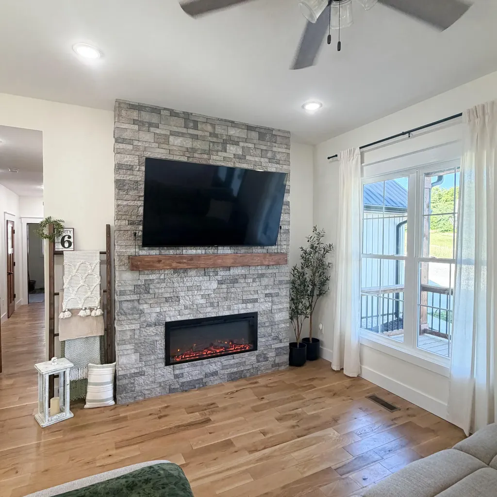 690 Laredo Drive London KY 40741