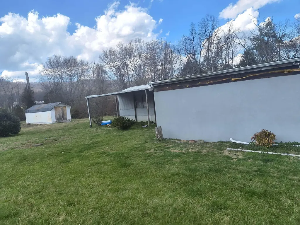 2413 Big Hill Road Berea KY 40403