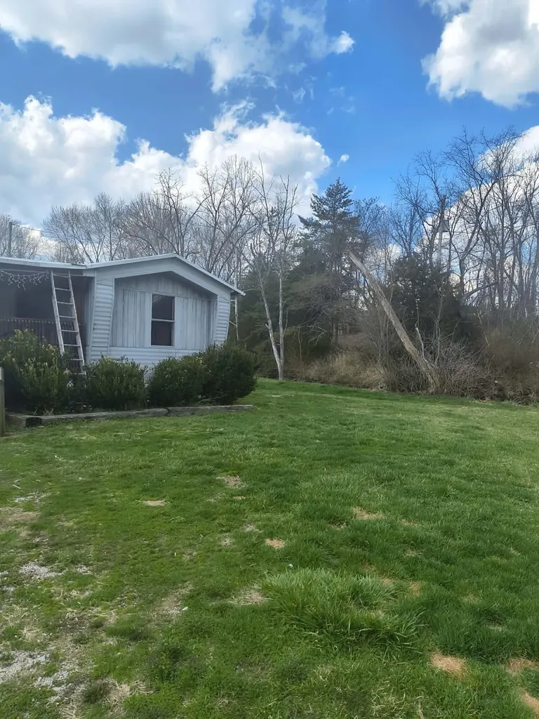2413 Big Hill Road Berea KY 40403