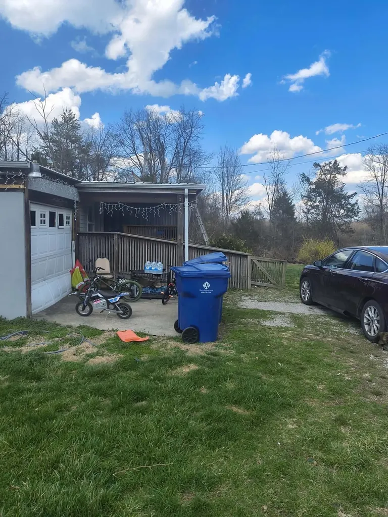 2413 Big Hill Road Berea KY 40403