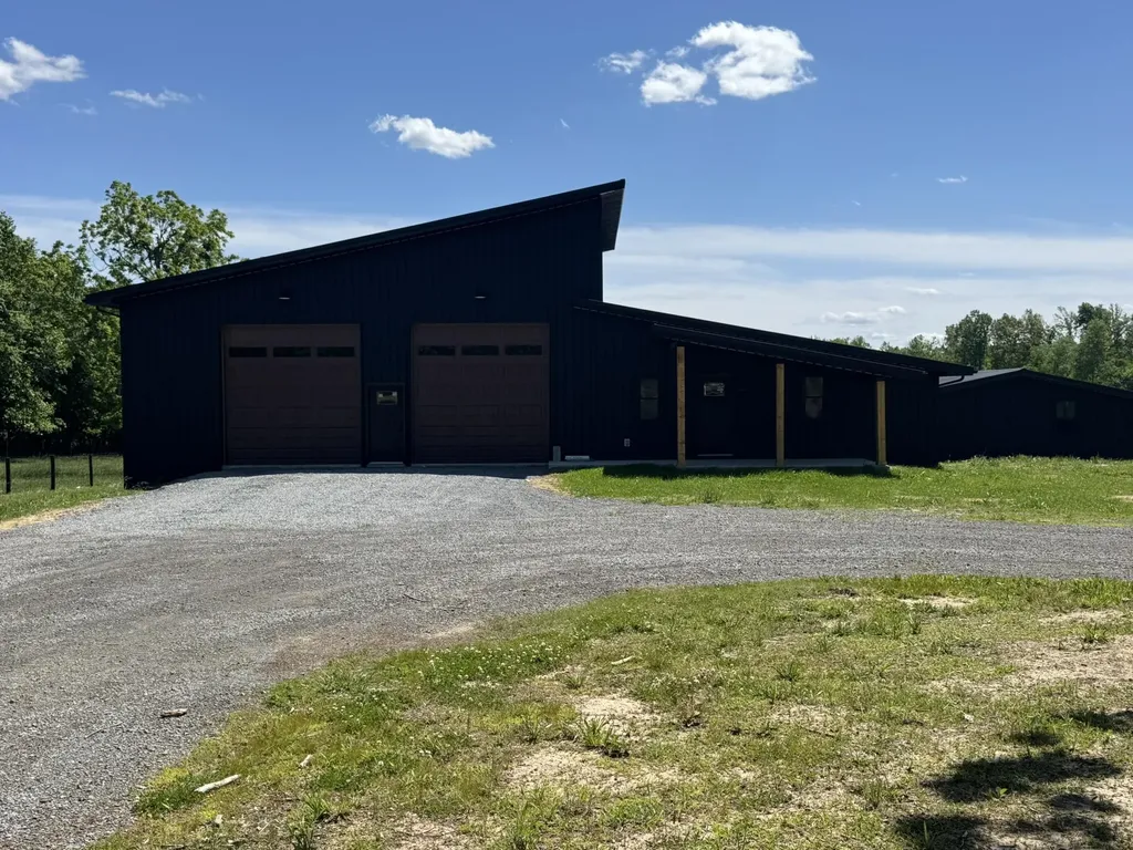 2991 E Highway 619 Russell Springs KY 42642