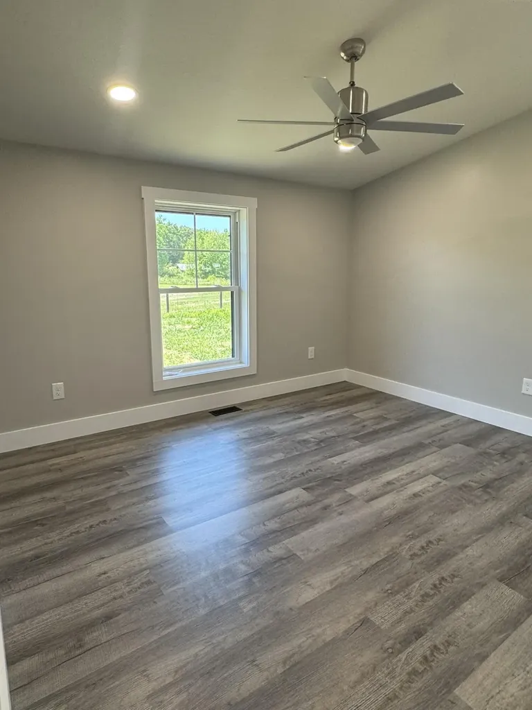 2991 E Highway 619 Russell Springs KY 42642