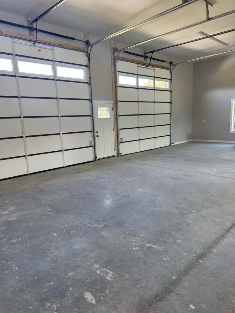 2991 E Highway 619 Russell Springs KY 42642