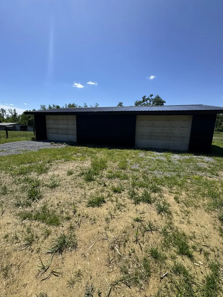 2991 E Highway 619 Russell Springs KY 42642