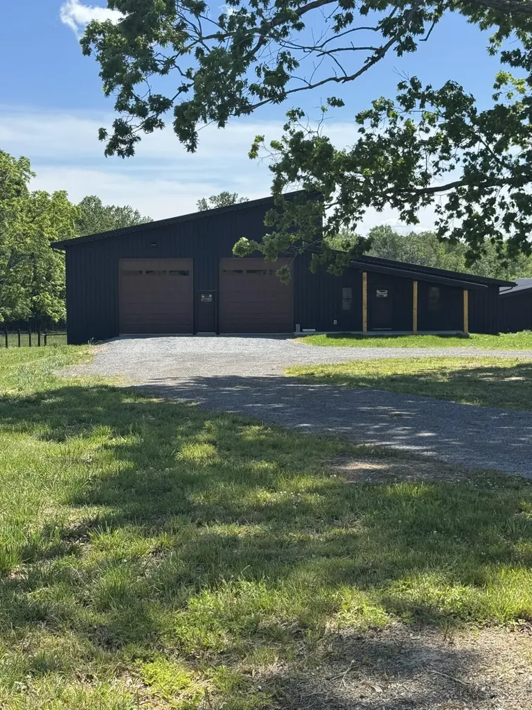 2991 E Highway 619 Russell Springs KY 42642