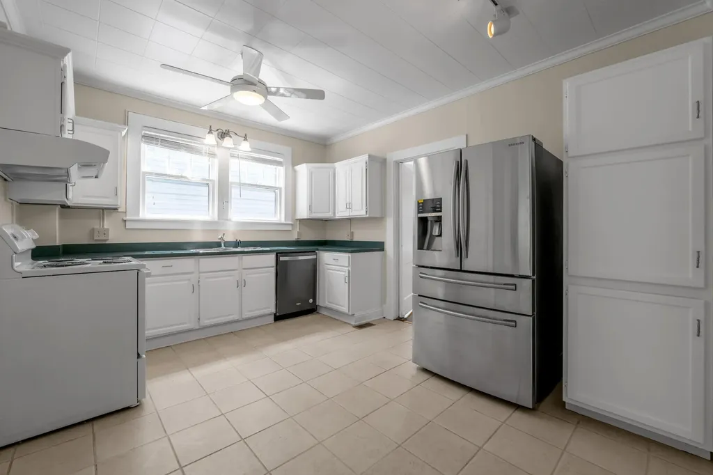 128 Clay Avenue Lexington KY 40502