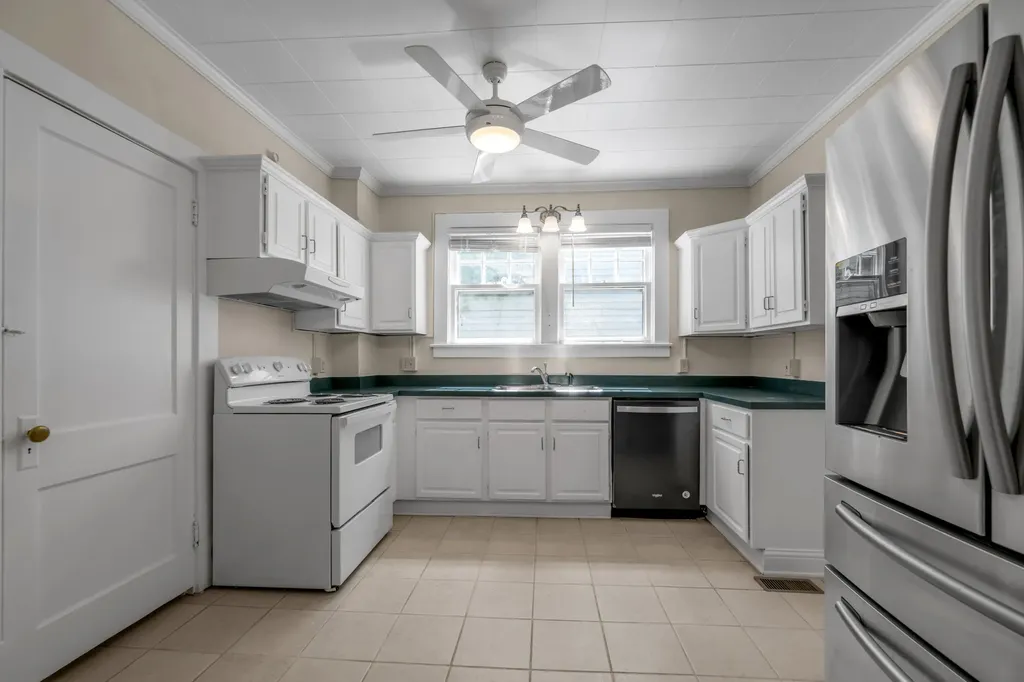 128 Clay Avenue Lexington KY 40502