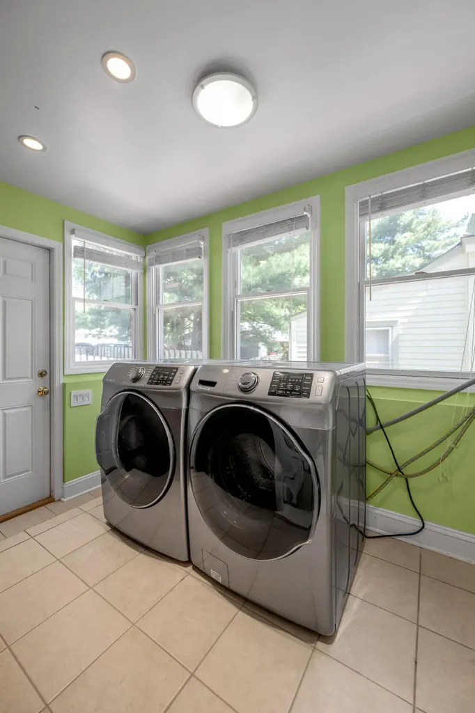 128 Clay Avenue Lexington KY 40502