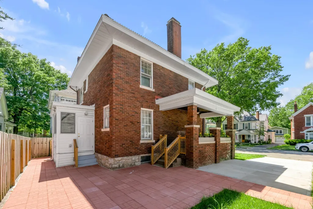 128 Clay Avenue Lexington KY 40502