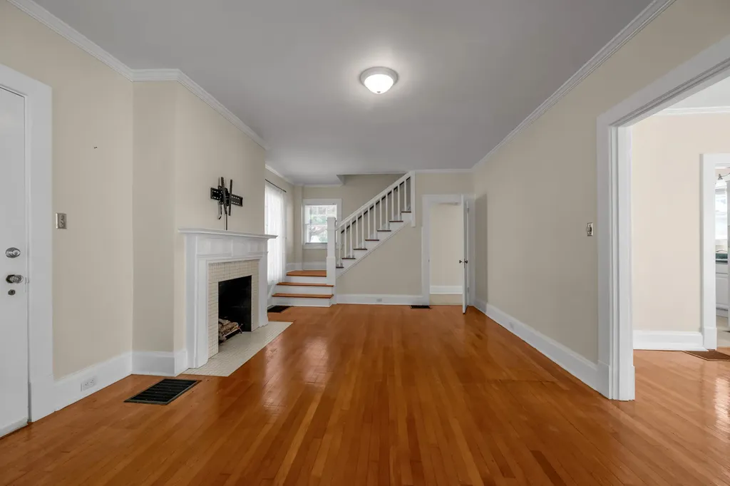 128 Clay Avenue Lexington KY 40502