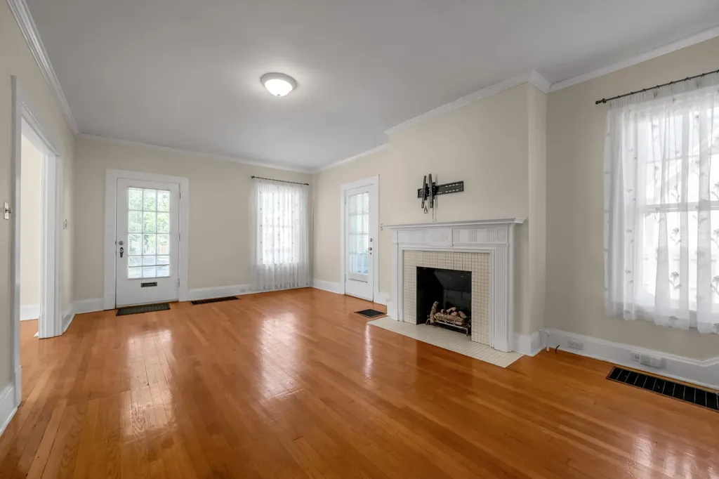 128 Clay Avenue Lexington KY 40502