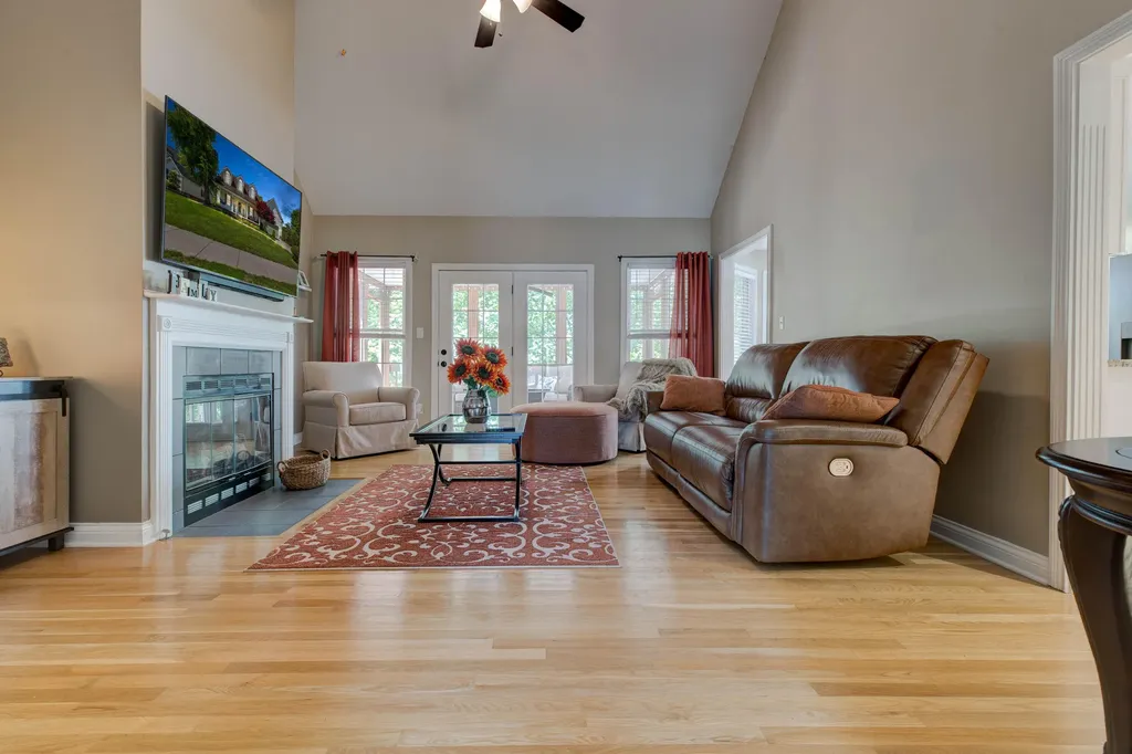 207 Hibiscus Lane Winchester KY 40391
