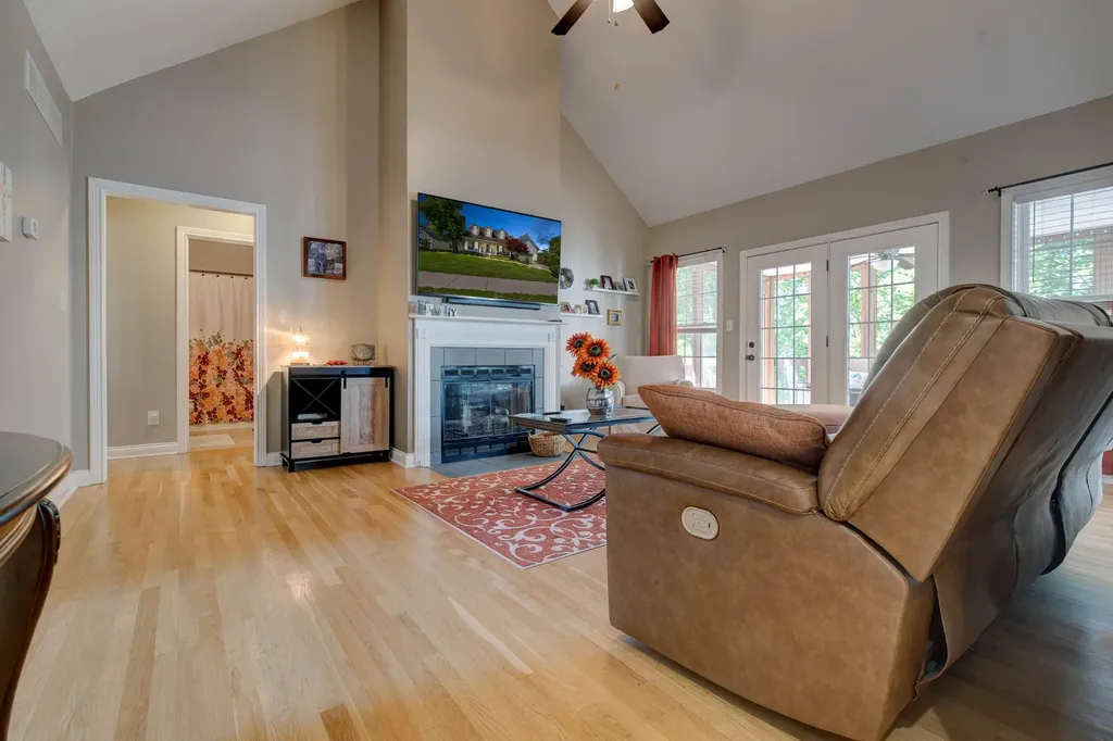 207 Hibiscus Lane Winchester KY 40391