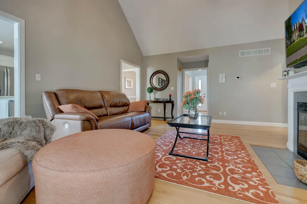 207 Hibiscus Lane Winchester KY 40391