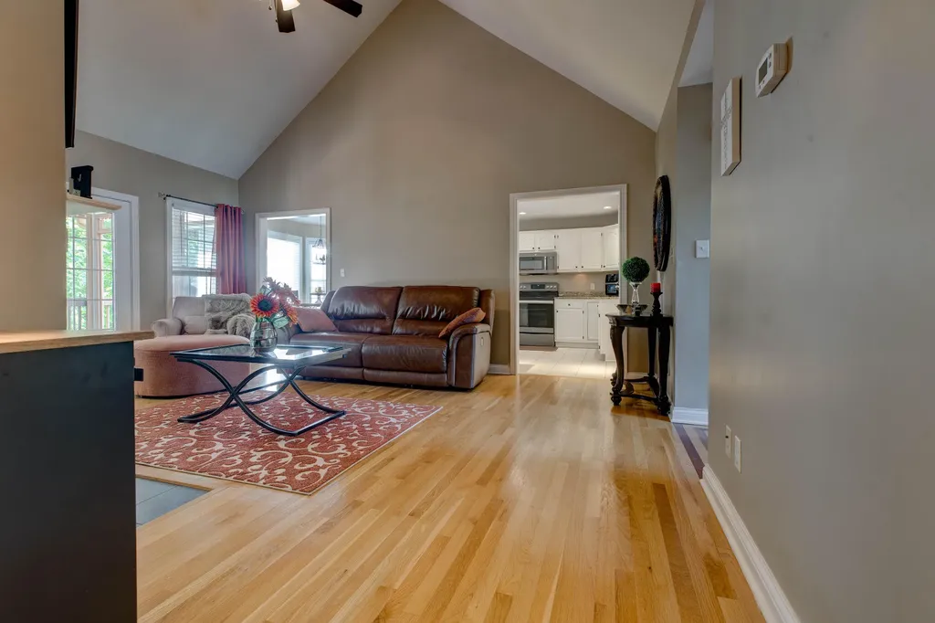 207 Hibiscus Lane Winchester KY 40391