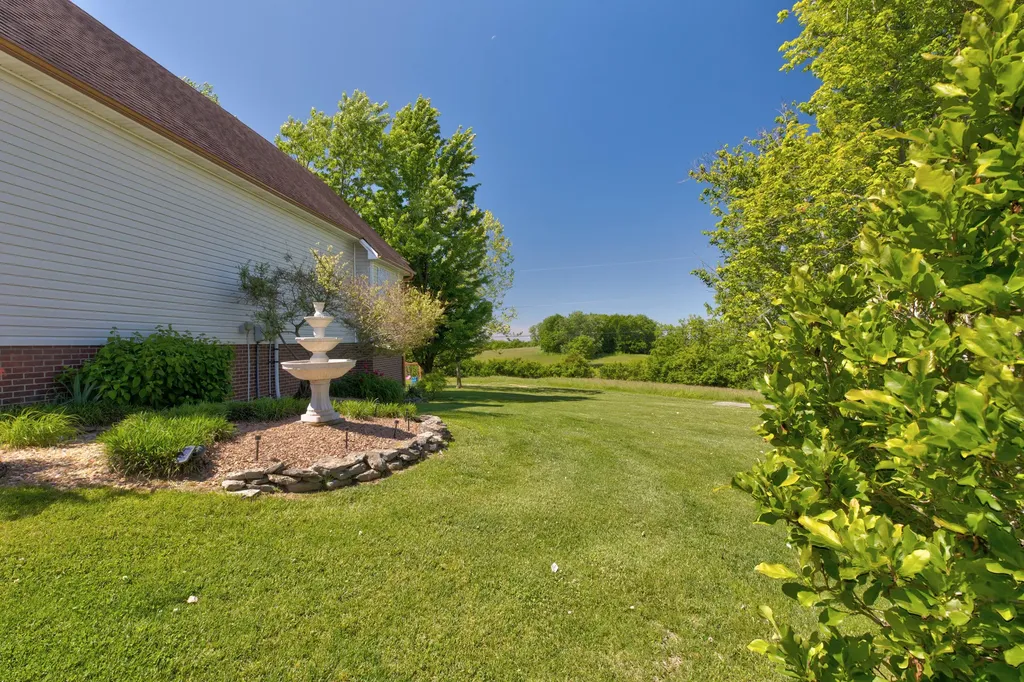 207 Hibiscus Lane Winchester KY 40391
