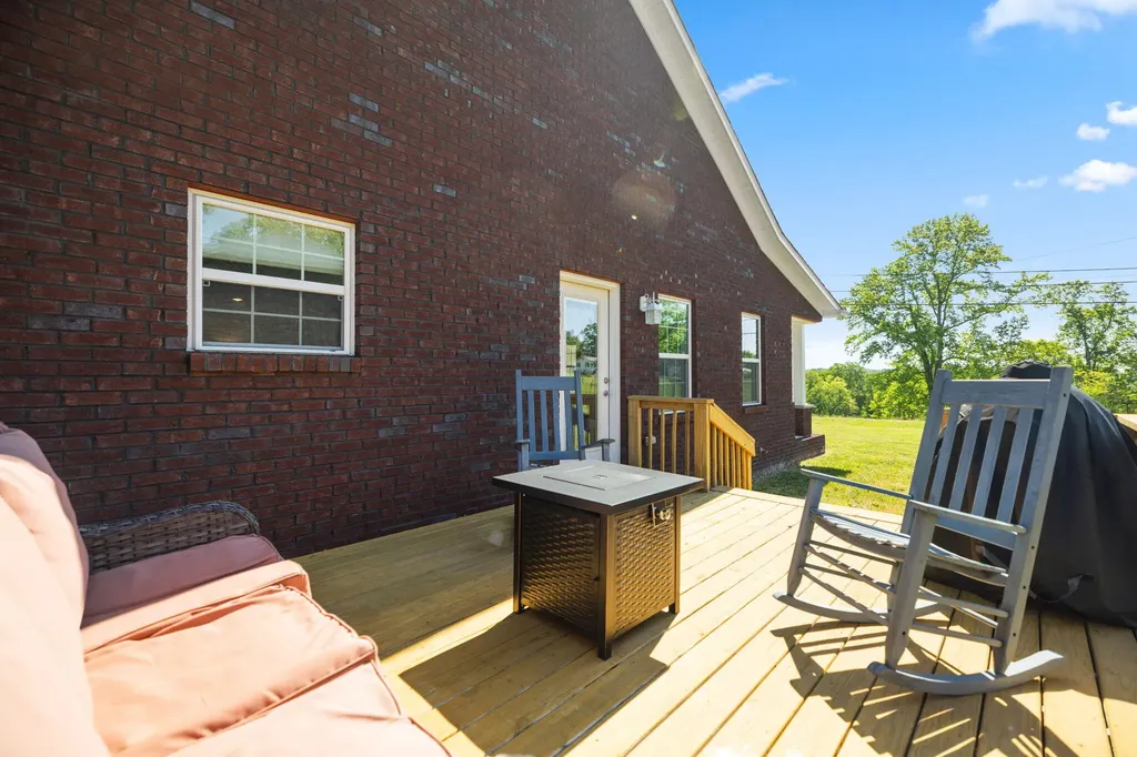 964 Mcwhorter Road London KY 40741