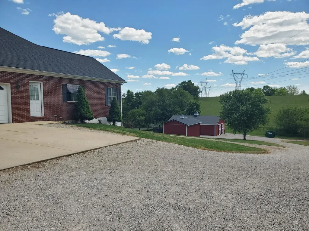 696 Pea Ridge Road Stamping Ground KY 40379