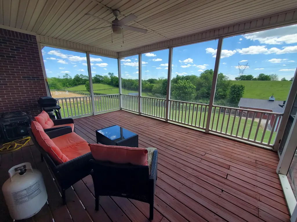 696 Pea Ridge Road Stamping Ground KY 40379