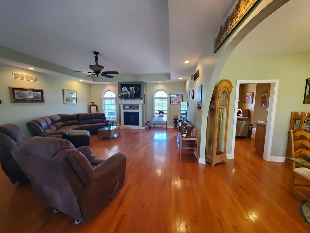 696 Pea Ridge Road Stamping Ground KY 40379