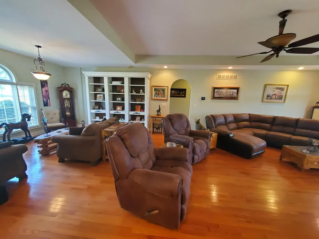 696 Pea Ridge Road Stamping Ground KY 40379
