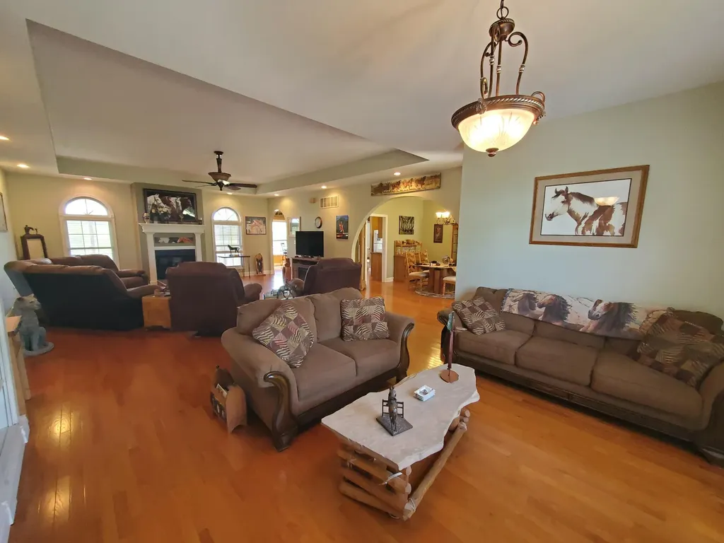 696 Pea Ridge Road Stamping Ground KY 40379