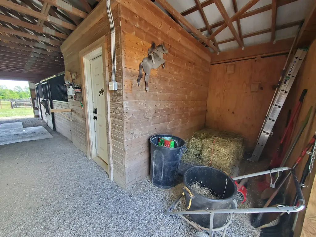 696 Pea Ridge Road Stamping Ground KY 40379