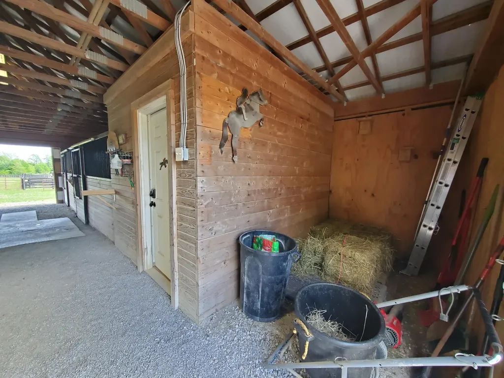 696 Pea Ridge Road Stamping Ground KY 40379