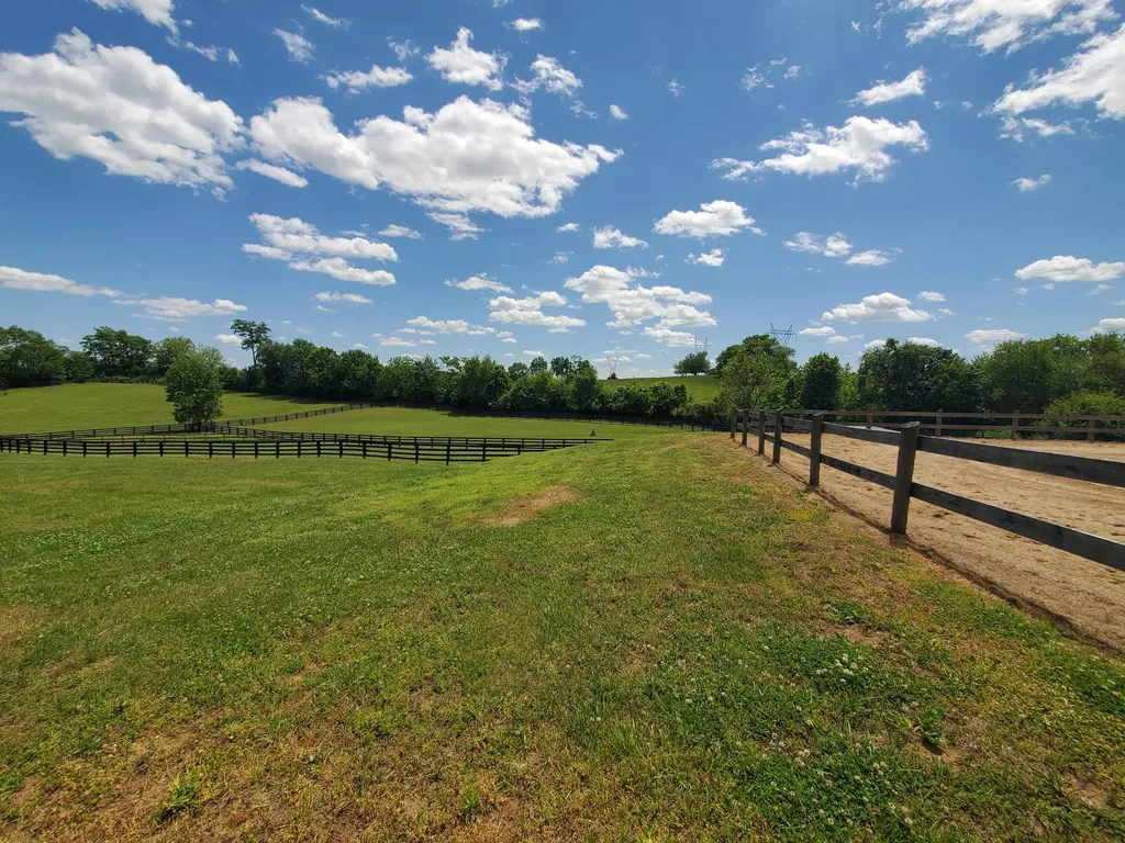 696 Pea Ridge Road Stamping Ground KY 40379