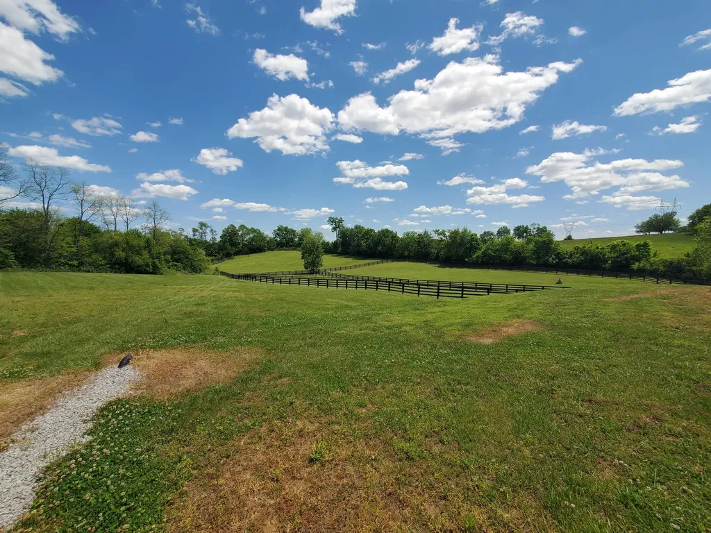 696 Pea Ridge Road Stamping Ground KY 40379