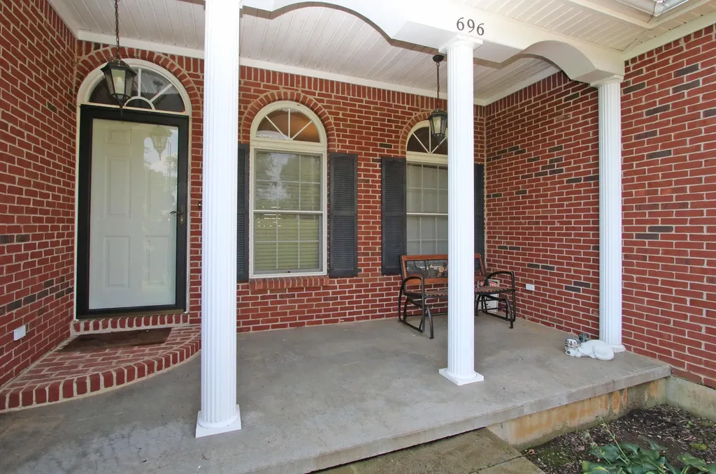 696 Pea Ridge Road Stamping Ground KY 40379