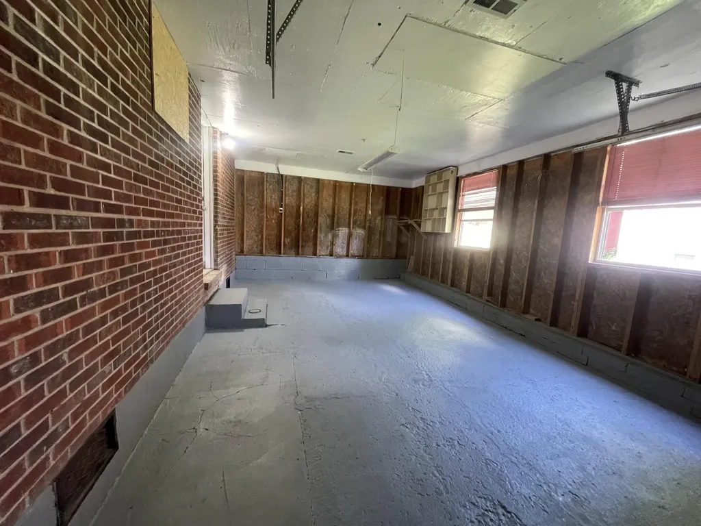 101 Holiday Hill Road Clay City KY 40312