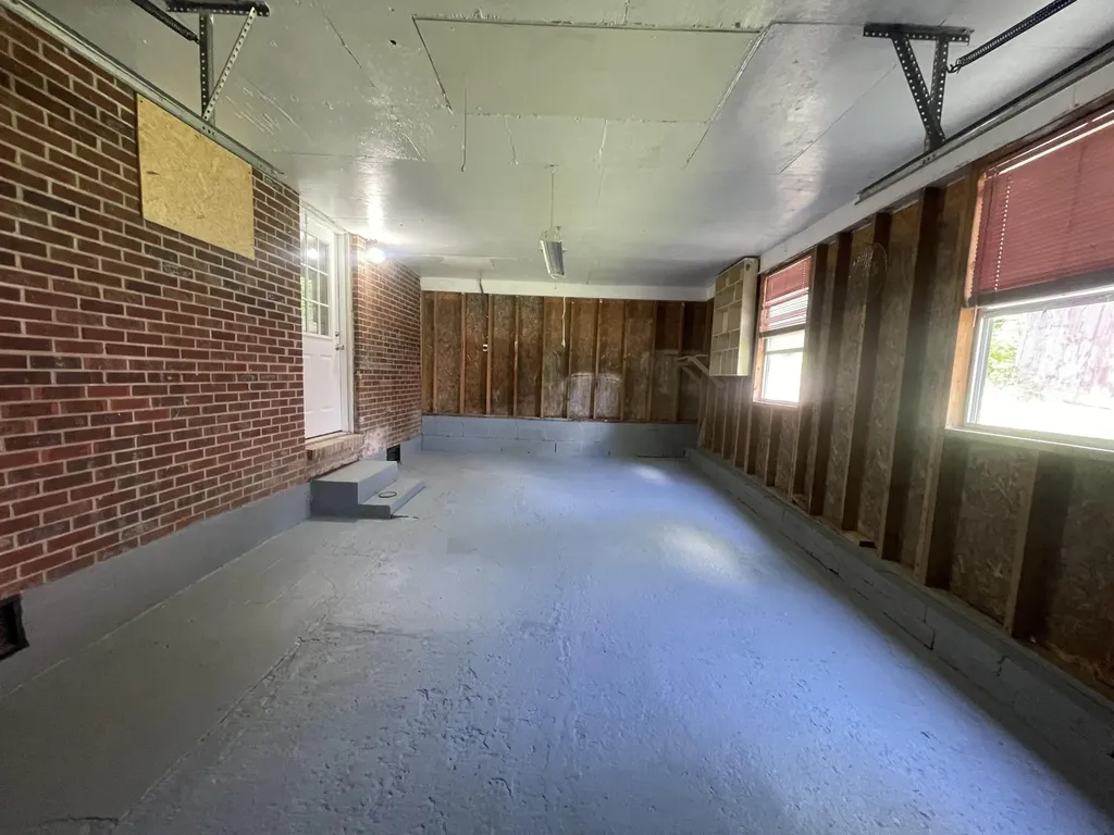 101 Holiday Hill Road Clay City KY 40312