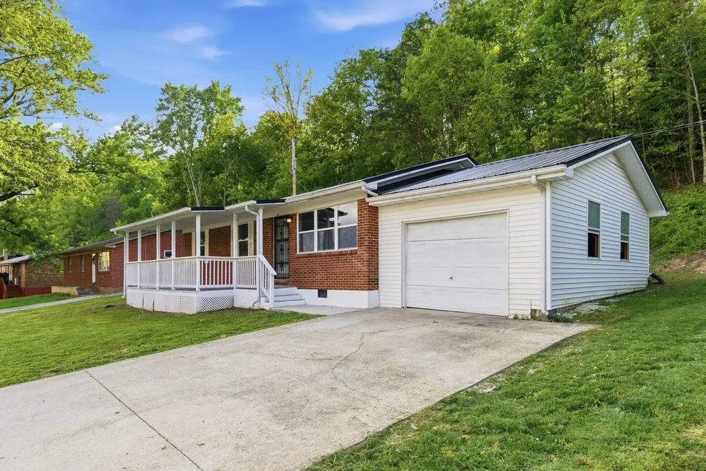 101 Holiday Hill Road Clay City KY 40312