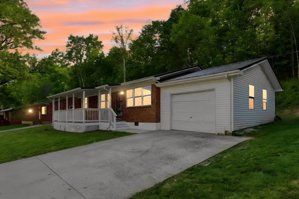 101 Holiday Hill Road Clay City KY 40312