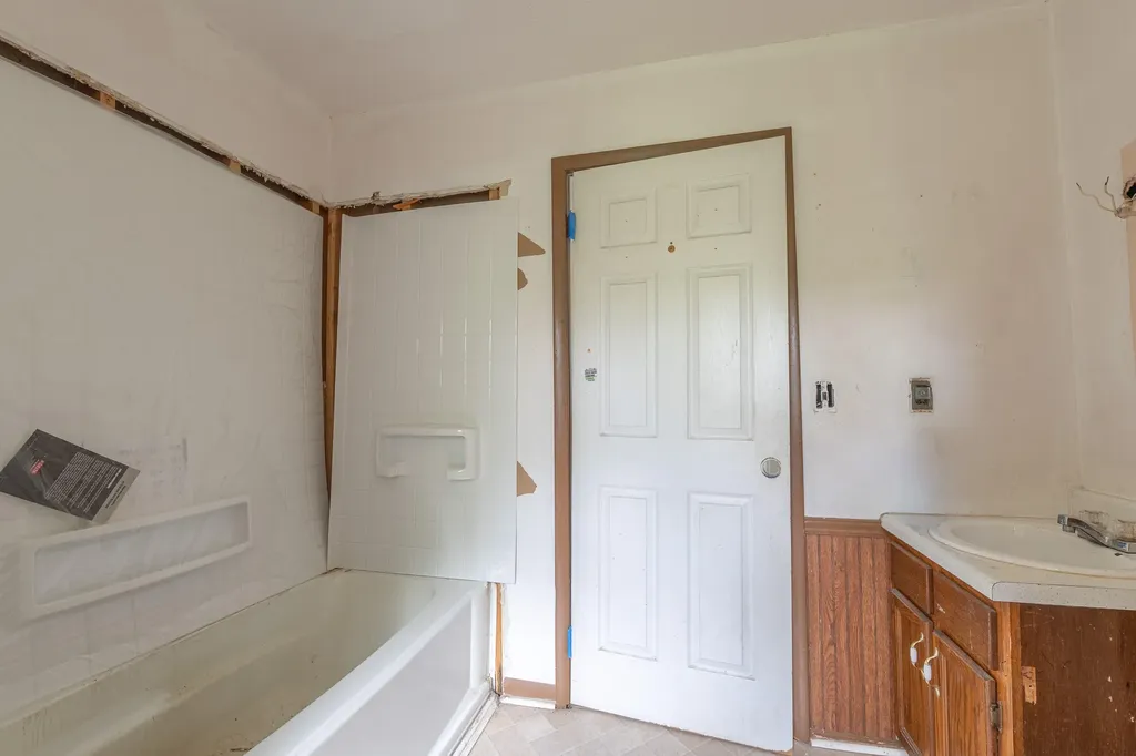 2122 State Highway 1651 Stearns KY 42647