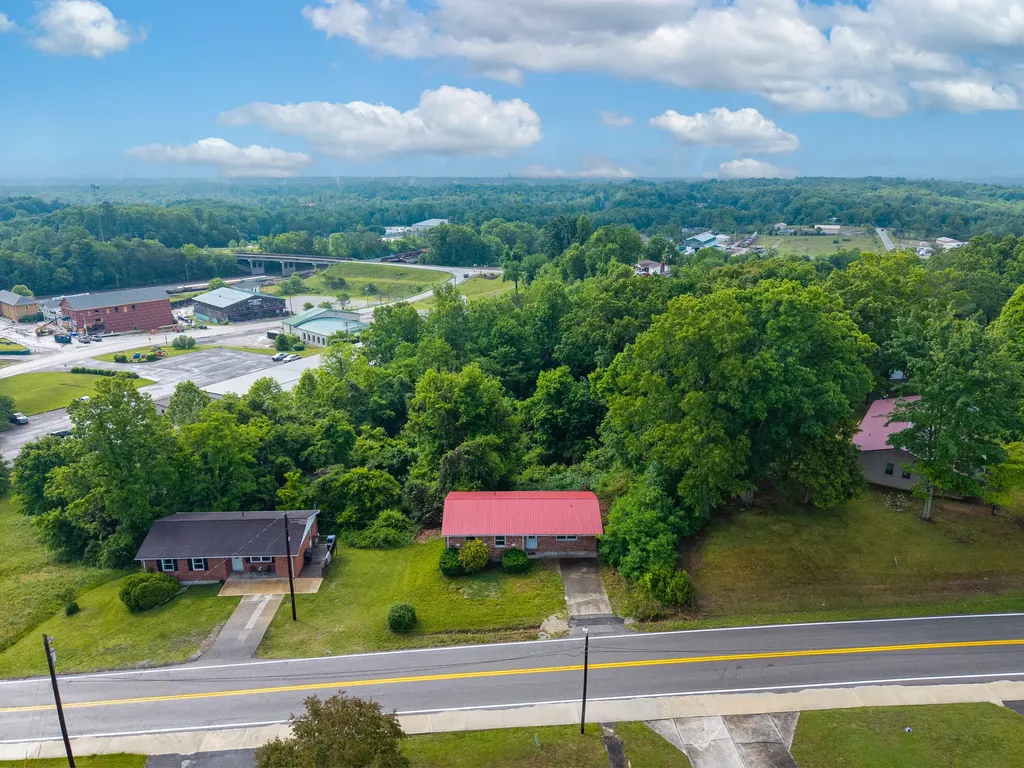 2122 State Highway 1651 Stearns KY 42647