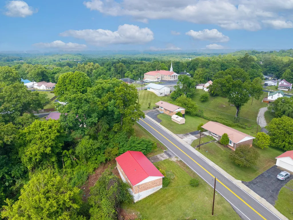2122 State Highway 1651 Stearns KY 42647