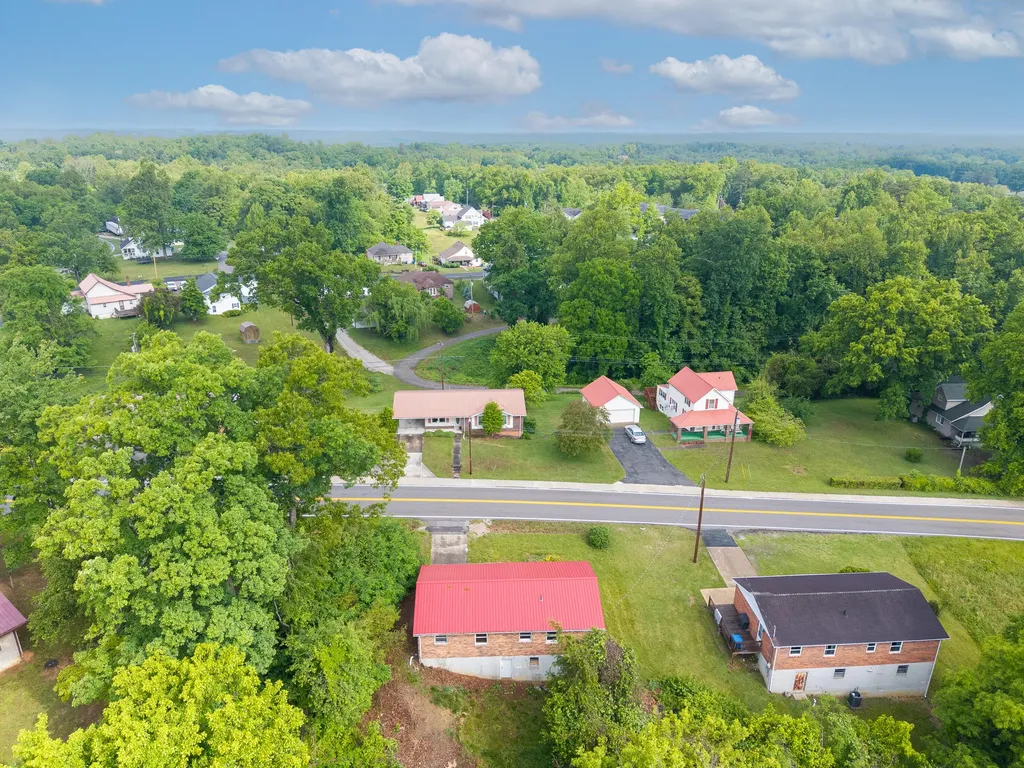 2122 State Highway 1651 Stearns KY 42647