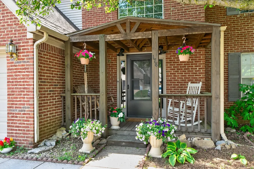 178 Old Post Road Paris KY 40361