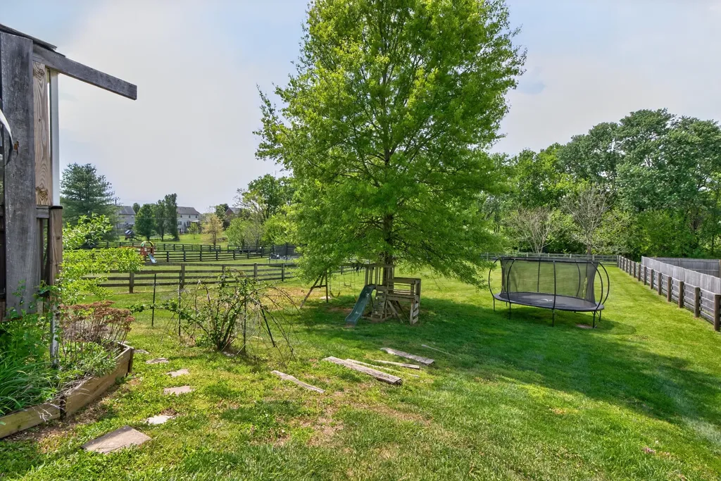 178 Old Post Road Paris KY 40361