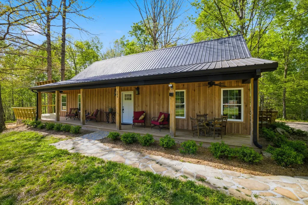 376 Shugars Hill Road Liberty KY 42539
